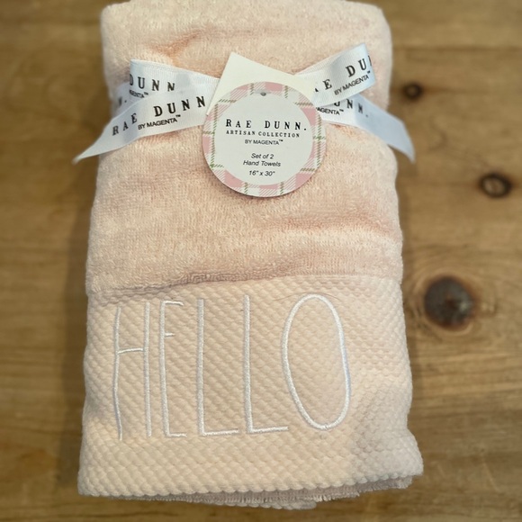 NWT Rae Dunn Set of 2 Hello Spring Bath Hand Towels Pink White Embroidered - Picture 2 of 4